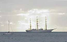 Fragata Libertad en la rada de Madryn